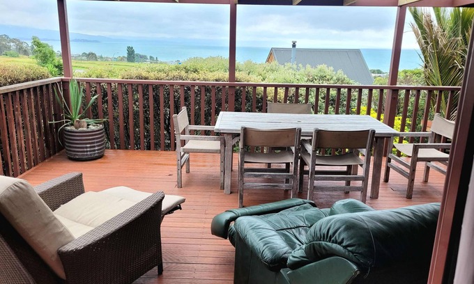 Pohara House | Pohara's Kauri Lodge - Coastal Views in Golden Bay