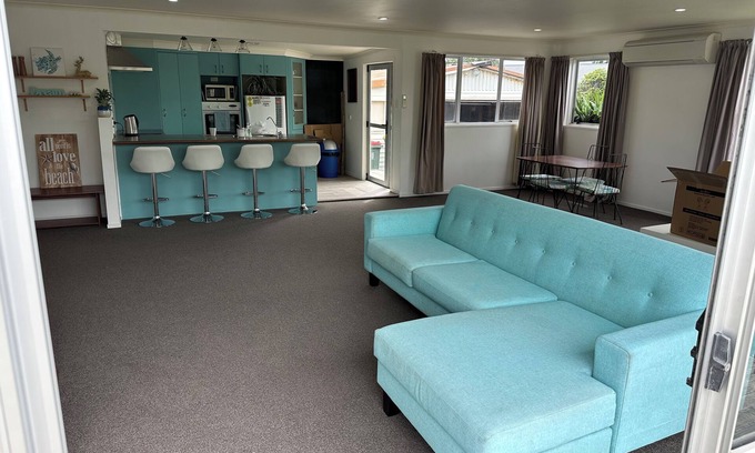 Opunake House | Pohutukawa Retreat