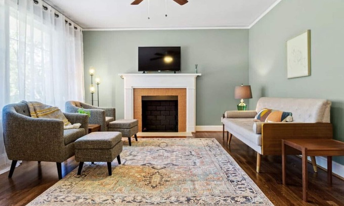 Sans Souci House | ~Poinsett Perch~10min to Downtown Greenville + TR