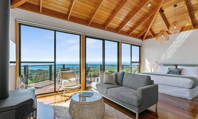 Apollo Bay Villa | Point of View Villa 5 of 5 - Couples Retreat