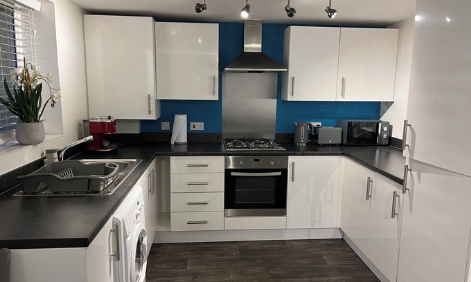 Grays Apartment | Pointcastle Two bedroom Luxury Apartment