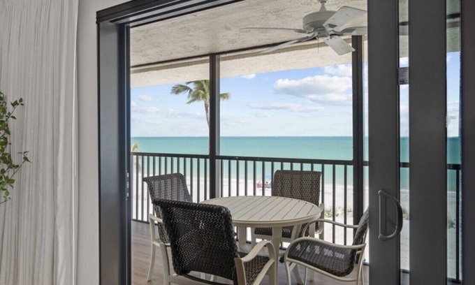 Sanibel Condo | Pointe Santo - Completely Remodeled Direct Gulf Front Luxury Condo