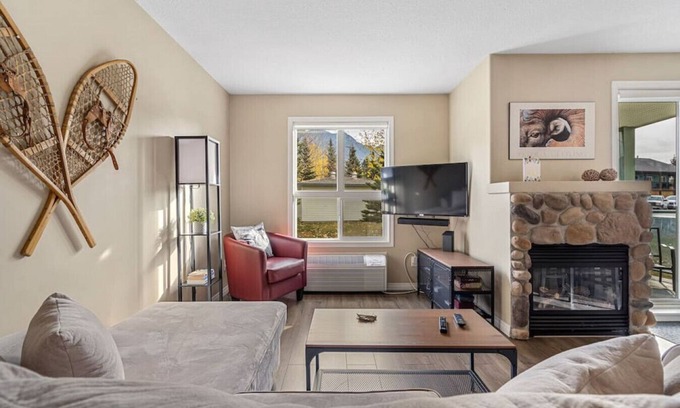 East Kootenay Condo | Polar Peak | Hot Tub | Pool | Gas Fireplace