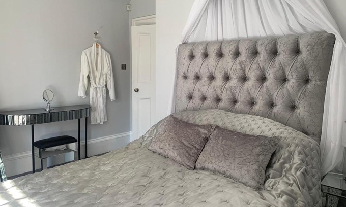 Pollokshields Apartment | Pollokshields Burgh Hall Lodge Houses