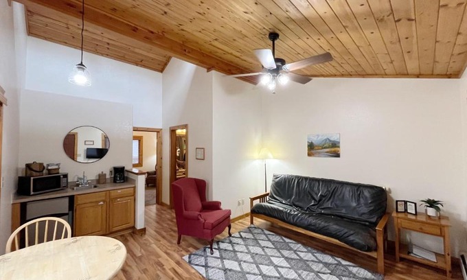 Woodland Park Bed & Breakfast | Ponderosa A