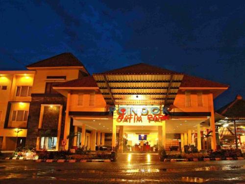 Oro Oro Ombo Hotel | Pondok Jatim Park Hotel & Cafe
