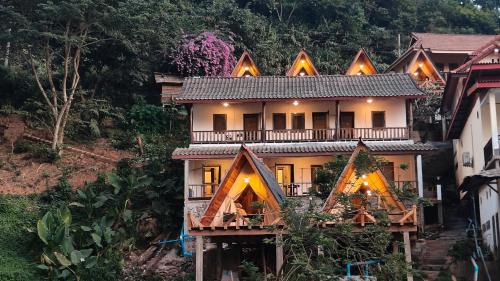 Nong Khiaw House | Pont Inn Nong Khiaw