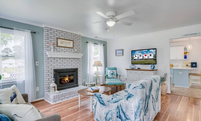 Chincoteague House | Pony Paradise - Gaze at Ponies, Walk to the Carnival, and bring your family dog!