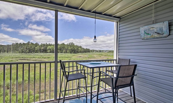 Ocean View Condo | Pool & Bay Access: Serene Ocean View Oasis
