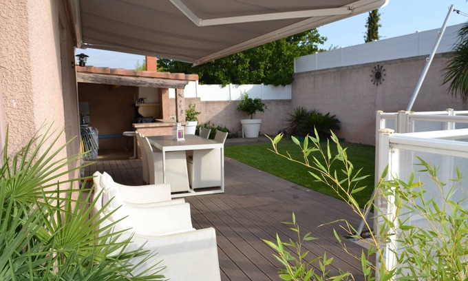 Fabregues House | Pool-heated spa house