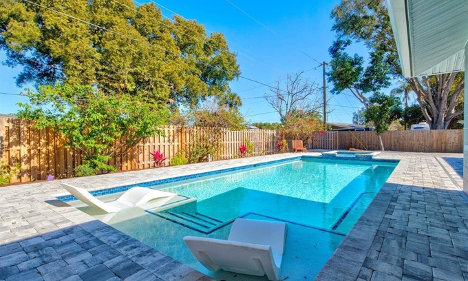 Southgate House | Pool Home near Siesta Key, Nathan Benderson Park, Premier Sports Campus & IMG