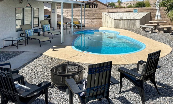 Bullhead City House | Pool Home w/Private Launch Ramp Access, Indoor Hot Tub, BBQ & Dog Friendly