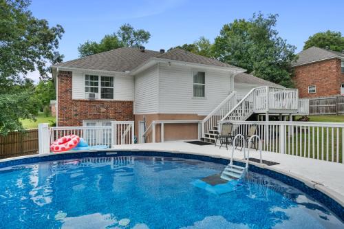 Rockwell House | Pool, Hot Tub, Game Room & Sleeps 18! By StayLage