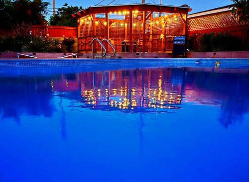 National City House | Pool, Hot Tub, Luxury 3 Beds,15 Min Beach,DT, Zoo, Sesame Place, Airport