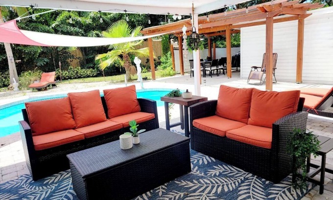 South Sarasota House | Pool house 10 mins to Siesta Key #1 Bch