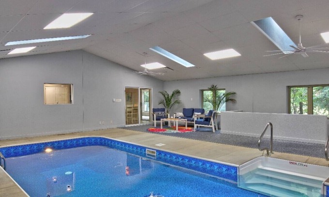 Hot Springs Village House | Pool House on Ponce De Leon