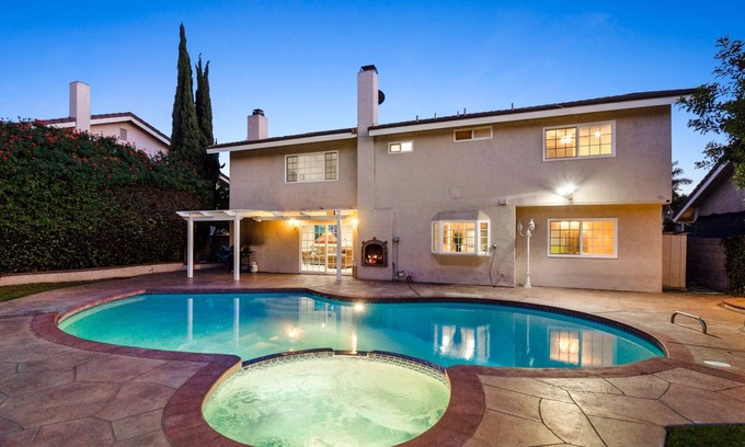 Westminster House | Pool Love! Hot Tub * Arcades * Game Room!