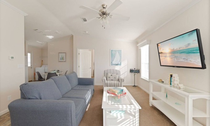 Kissimmee House | Pool, Pickleball, Gym, Playground + Near Disney!