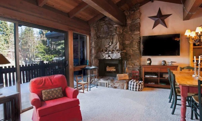 Tahoe Tavern House | Pool|Pier|Beach|Tennis|Pickleball|Walk to Town