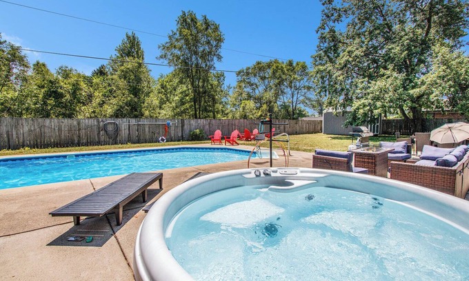 Stevensville House | Pool & Play | Hot Tub, Ping Pong, Nintendo Switch