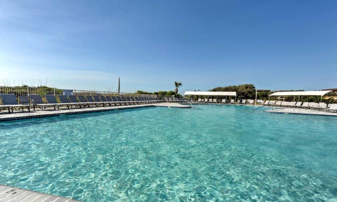 Folly Field Apartment | Pool, Spa and Dining Beach Condo in Hilton Head!