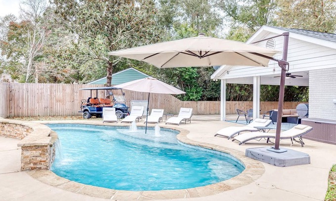 Long Beach House | POOL with Heating option! 6-seater Golf Cart &GameRoom! Walk to Beach &Downtown!