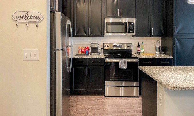 Covington Apartment | Poolside Business Studio