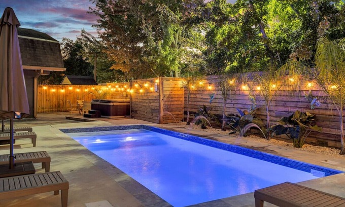 Tulane - Gravier Hotel | Poolside Oasis! 5-BR Hideaway near Canal St - NOLA
