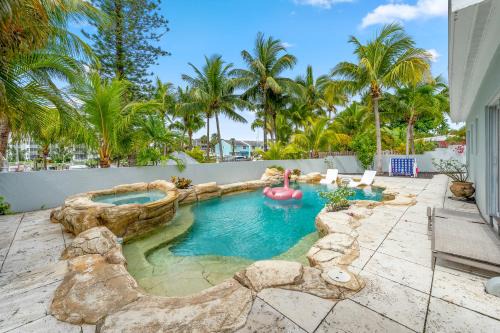 Pompano Beach House | Poolside Paradise Fire Pit, Dock,8 Min To Ocean