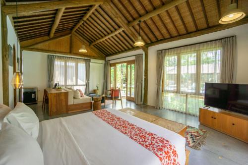Nyambu Bed & Breakfast | Poolside Room with Lounge in Kaba-Kaba
