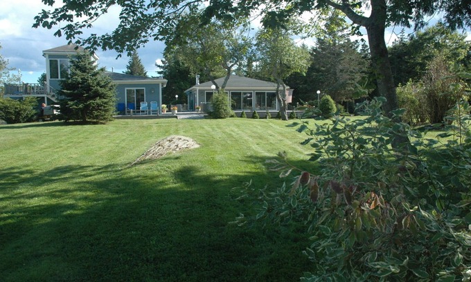 New Harbor House | POOLSIDE The Moorings, ocean views, close to Pemaquid beach!