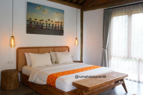 Nyambu Bed & Breakfast | Poolside Villa With Monkey View in Kaba-Kaba