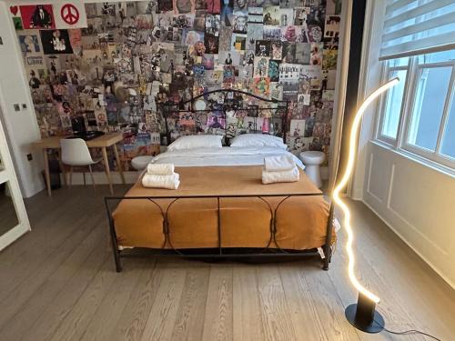 Marylebone Bed & Breakfast | Pop Art Luxury Room Marylebone