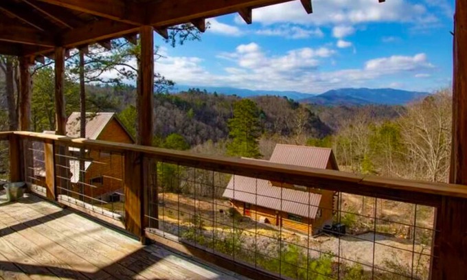Townsend Cabin | Pop's Perch (2-Bedroom Cabin) - Pets Allowed by RedAwning