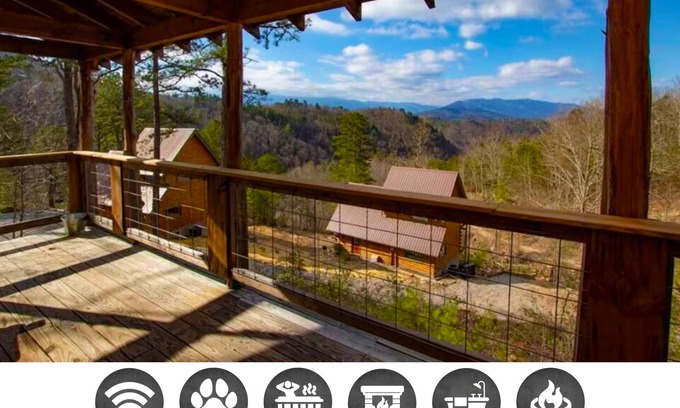 Townsend Cabin | Pop's Perch: Pet Friendly, Free Attraction Tickets, Hot tub, Peaceful and Quiet