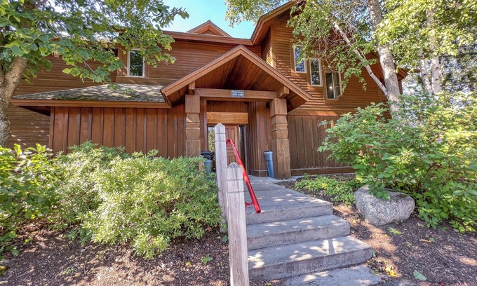 Lutsen Condo | Poplar River Condo 554-556 - Lake Superior - Lutsen, MN