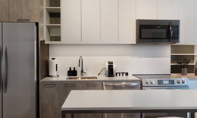 Southwest Apartment | PoplarHouse 1BD 11 - One Bedroom Apartment, Sleeps 2