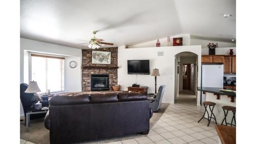 Yavapai Hills Apartment | Poppy House- Charming Prescott Getaway - Mtn Views
