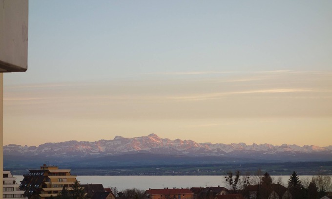 Meersburg Condo | Popular apartment */DTV with lake & Alpenblick and south balcony