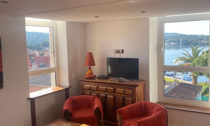 Porquerolles Apartment | Porquerolles island: T3 air-conditioned sea view