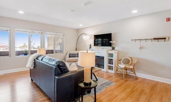 Port Angeles Hotel | Port Angeles Water View Loft