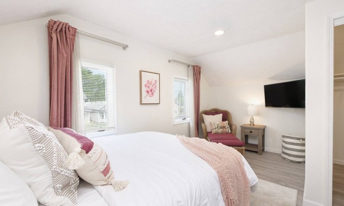Port Clinton Apartment | Port Clinton Getaway Near the Beach