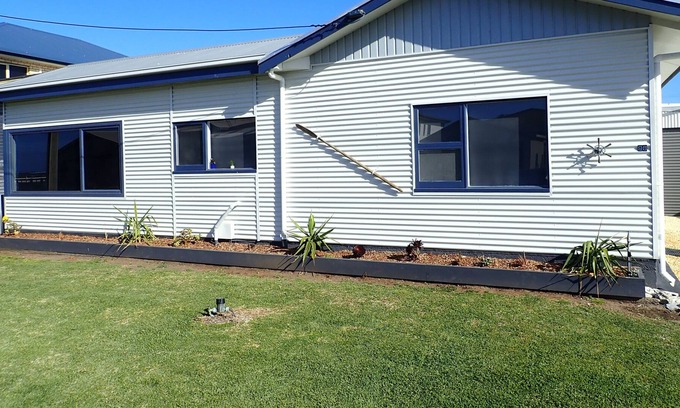 Port Macdonnell House | Port MacDonnell - Western Sea Views.