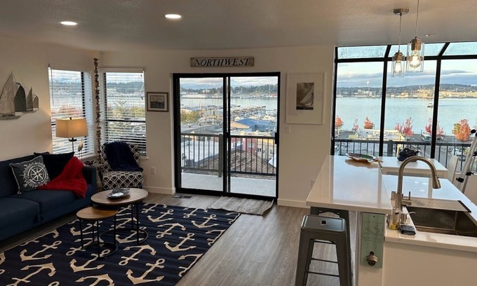 Retsil Apartment | Port Orchard Executive Suite