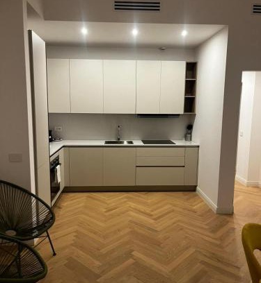 Guastalla Apartment | Porta Romana Metro Duomo