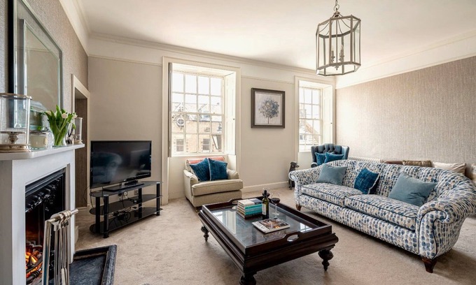Richmond Cottage | Porte House - a house that sleeps 6 guests in 3 bedrooms