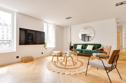 Neuilly-sur-Seine Apartment | PorteMaillot & La Défense 4 Bedroom 10 people