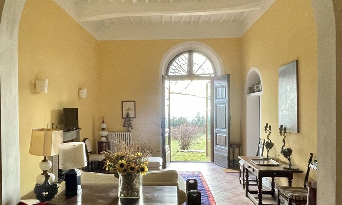 Vicopisano House | Portion of Villa with pool and garden from the 18th century