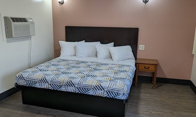 Parkrose Hotel | Portland Value Inn