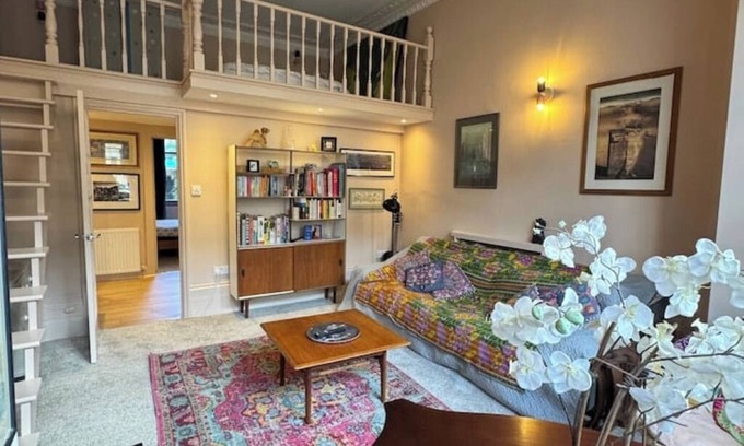 Golborne Apartment | Portobello locals apartment